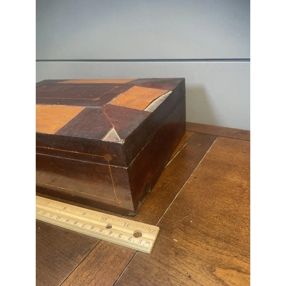 Antique Vintage inlaid SHAKER WOOD BOX  W/BRASS HINGE & Lock